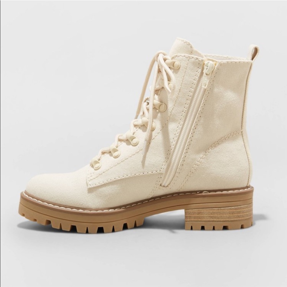 Universal Thread Cream Combat Boots US 9